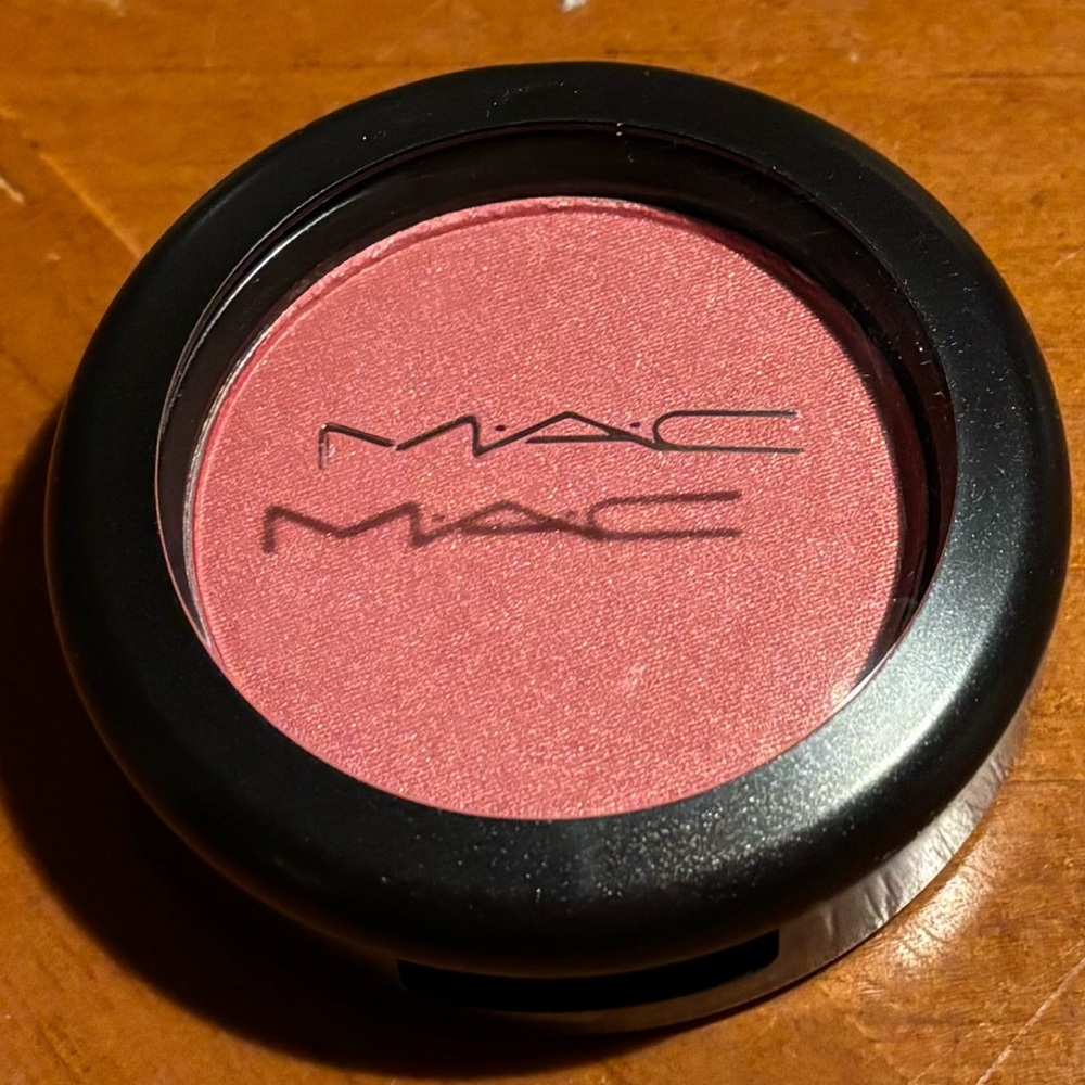 MAC Sheertone Shimmer Blush Peachykeen - Picture 5 of 16